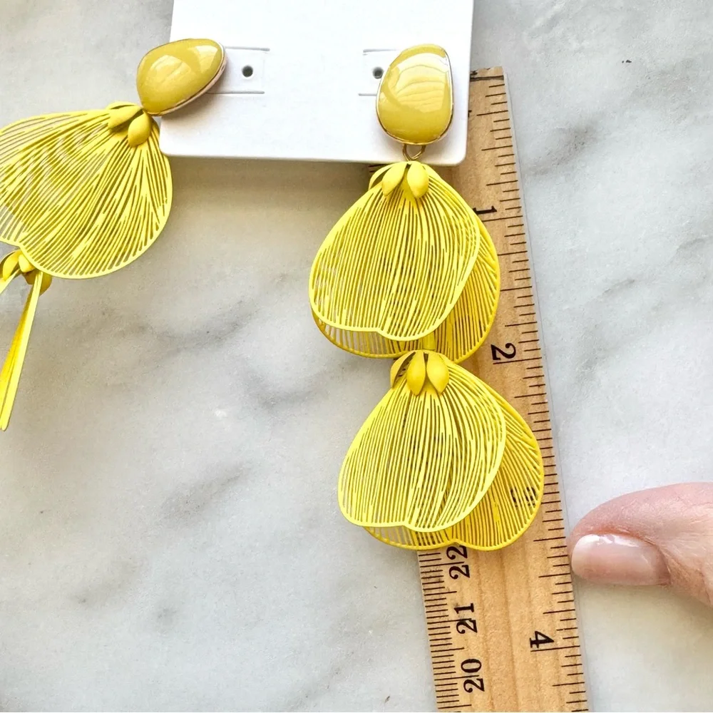 NWT Chico’s Tonal Mixed Petal Statement Drop Earrings No Droop